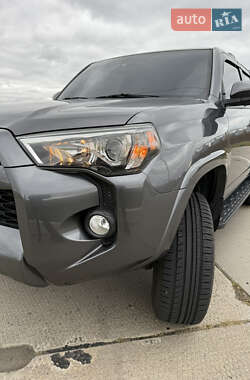 Внедорожник / Кроссовер Toyota 4Runner 2020 в 