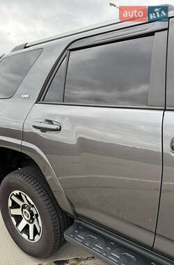 Внедорожник / Кроссовер Toyota 4Runner 2020 в 