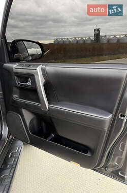 Внедорожник / Кроссовер Toyota 4Runner 2020 в 