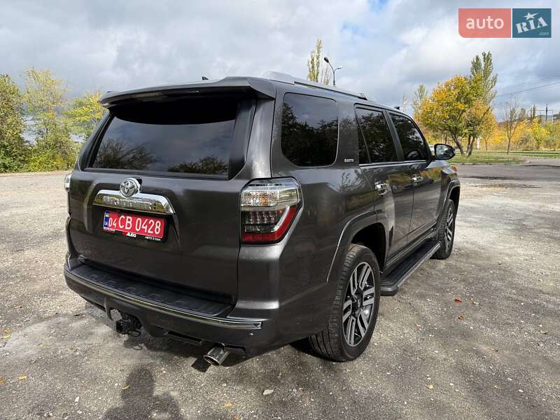 Позашляховик / Кросовер Toyota 4Runner 2014 в Кривому Розі
