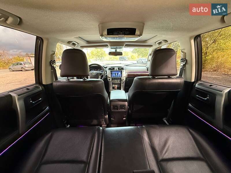 Позашляховик / Кросовер Toyota 4Runner 2014 в Кривому Розі