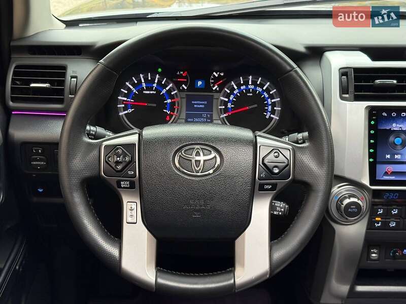 Позашляховик / Кросовер Toyota 4Runner 2014 в Кривому Розі