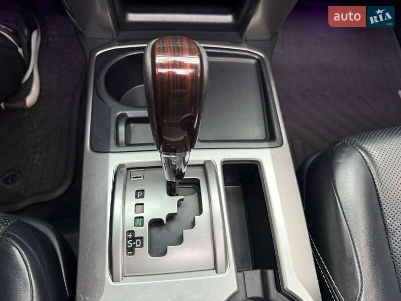 Позашляховик / Кросовер Toyota 4Runner 2014 в Кривому Розі