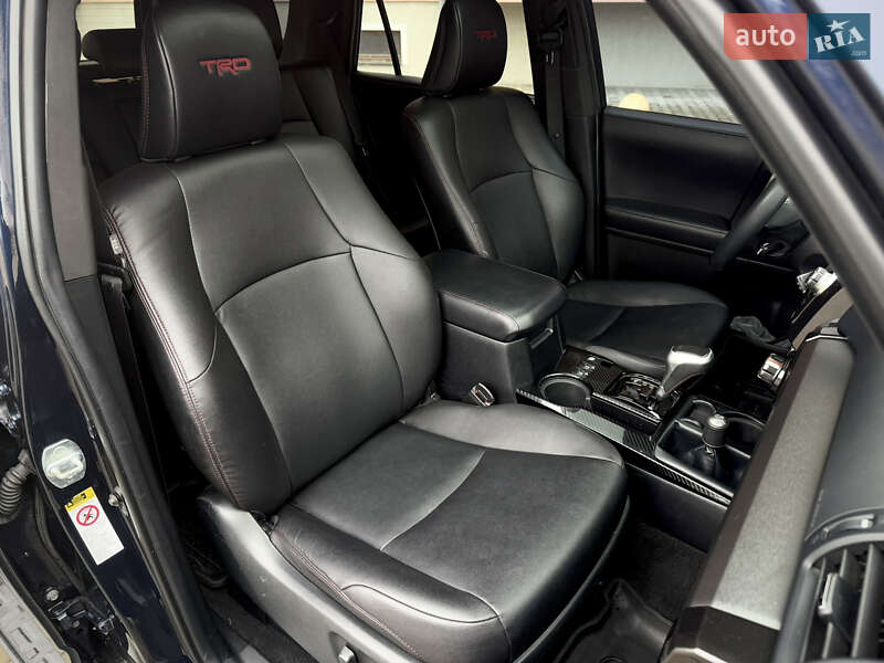 Внедорожник / Кроссовер Toyota 4Runner 2017 в Ужгороде