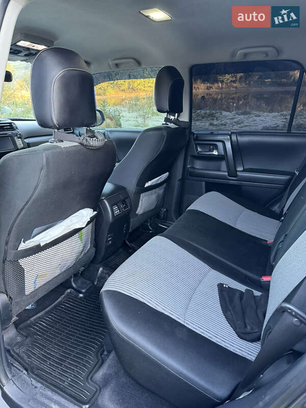 Внедорожник / Кроссовер Toyota 4Runner 2014 в Виннице