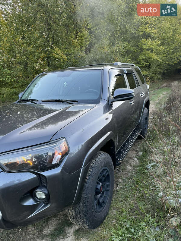 Внедорожник / Кроссовер Toyota 4Runner 2014 в Виннице