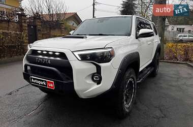 Внедорожник / Кроссовер Toyota 4Runner 2019 в Киеве