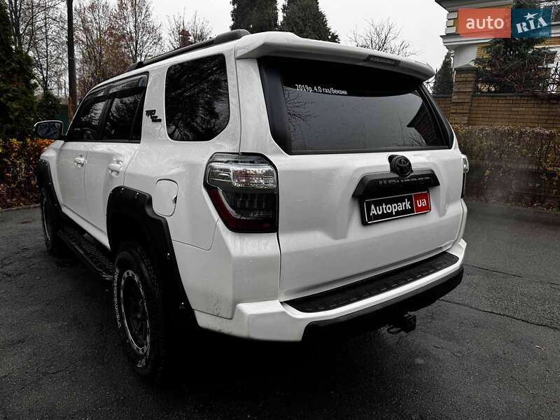 Внедорожник / Кроссовер Toyota 4Runner 2019 в Киеве