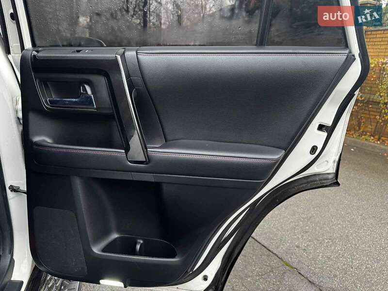 Внедорожник / Кроссовер Toyota 4Runner 2019 в Киеве