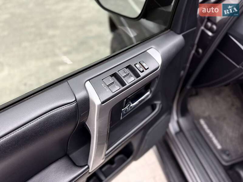 Внедорожник / Кроссовер Toyota 4Runner 2016 в Черкассах фото 10 Внедорожник / Кроссовер Toyota 4Runner 2016 в Черкассах