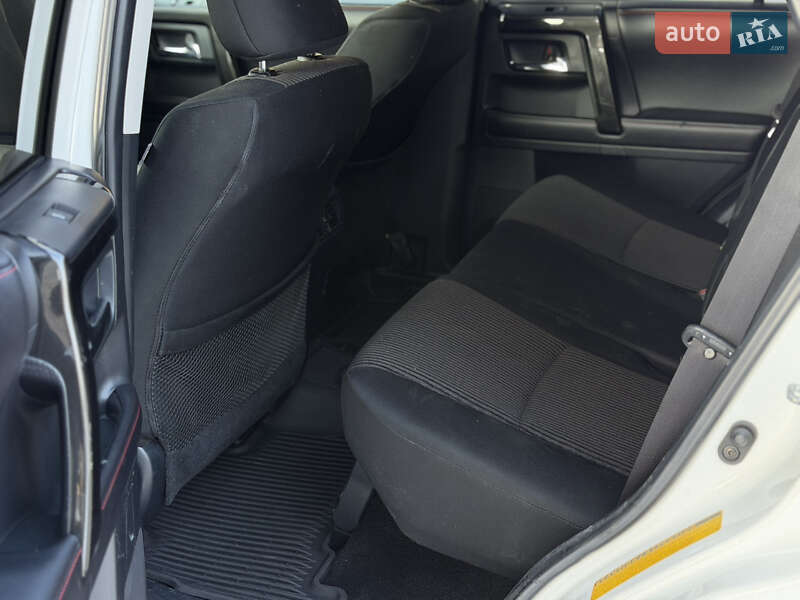 Внедорожник / Кроссовер Toyota 4Runner 2016 в Киеве фото 15 Внедорожник / Кроссовер Toyota 4Runner 2016 в Киеве