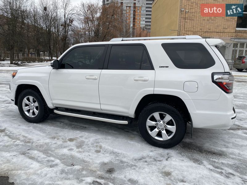Внедорожник / Кроссовер Toyota 4Runner 2017 в Харькове