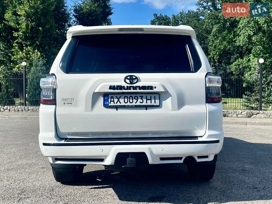2017 Toyota 4Runner - мініатюра 4
