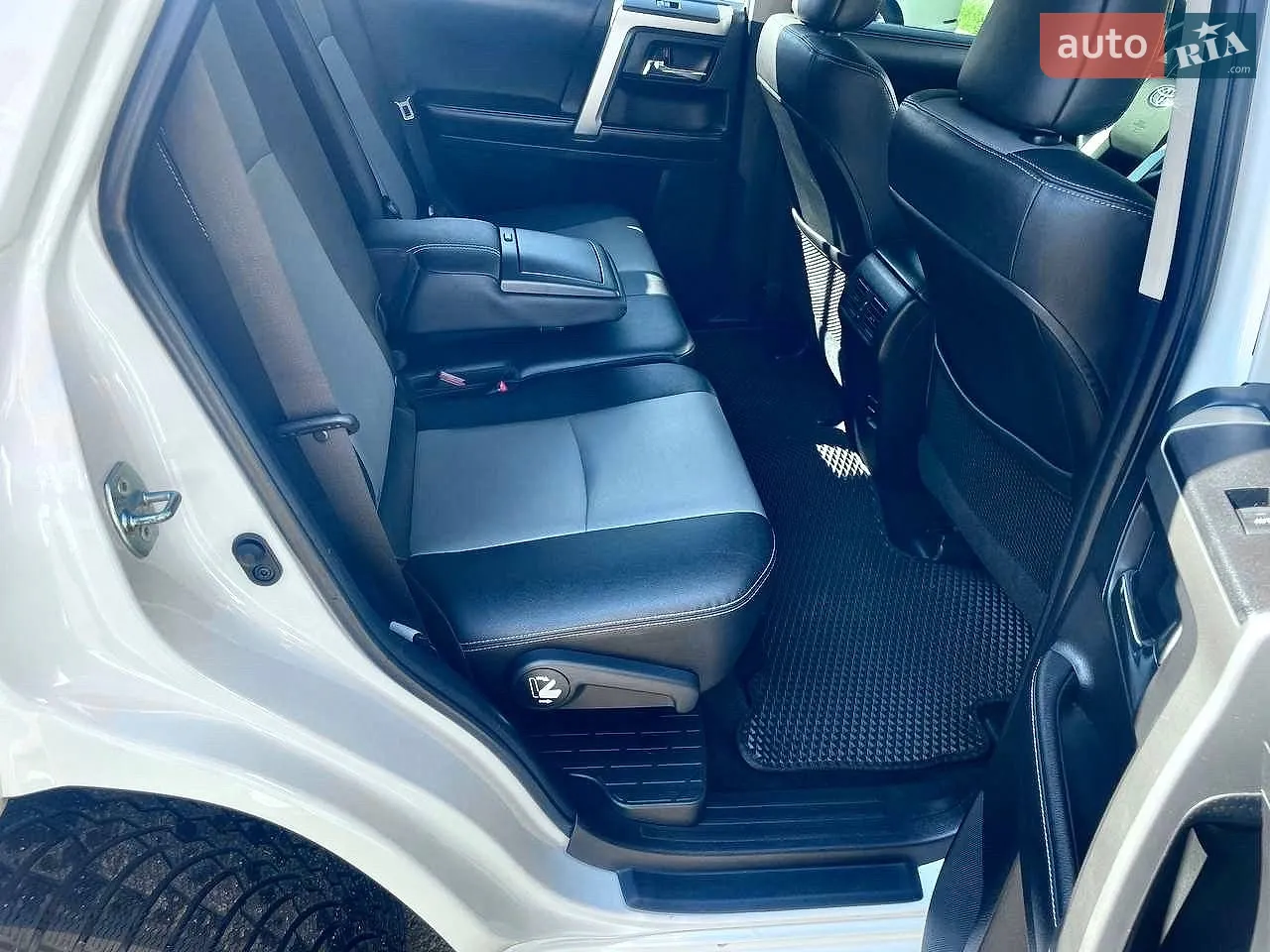 2017 Toyota 4Runner - мініатюра 13