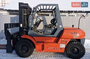 Вилочный погрузчик Toyota 5FD70 2006 в Киеве