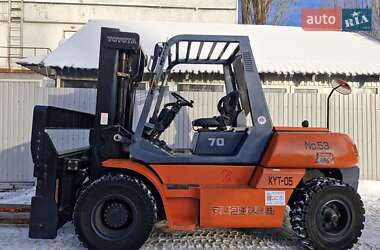 Вилочный погрузчик Toyota 5FD70 2006 в Киеве