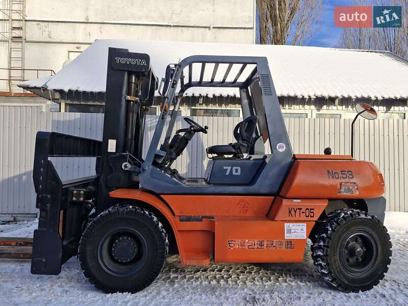 Вилочний навантажувач Toyota 5FD70 2006 в Києві