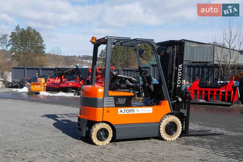 Вилочный погрузчик Toyota 7FB 2012 в Житомире фото 3 Вилочный погрузчик Toyota 7FB 2012 в Житомире