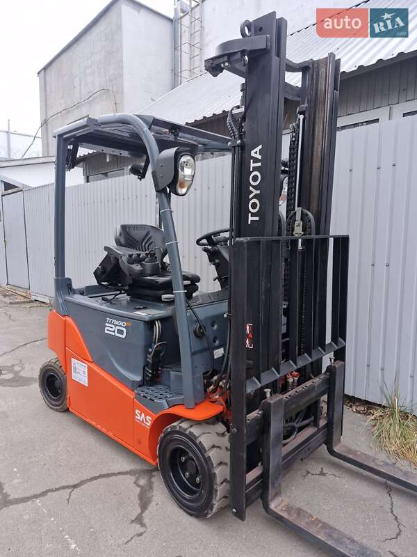 Вилочный погрузчик Toyota 8FBMT20 2017 в Киеве фото 4 Вилочный погрузчик Toyota 8FBMT20 2017 в Киеве