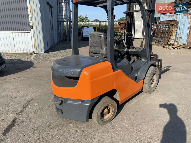 Вилочний навантажувач Toyota 8FD30 2008 в Києві