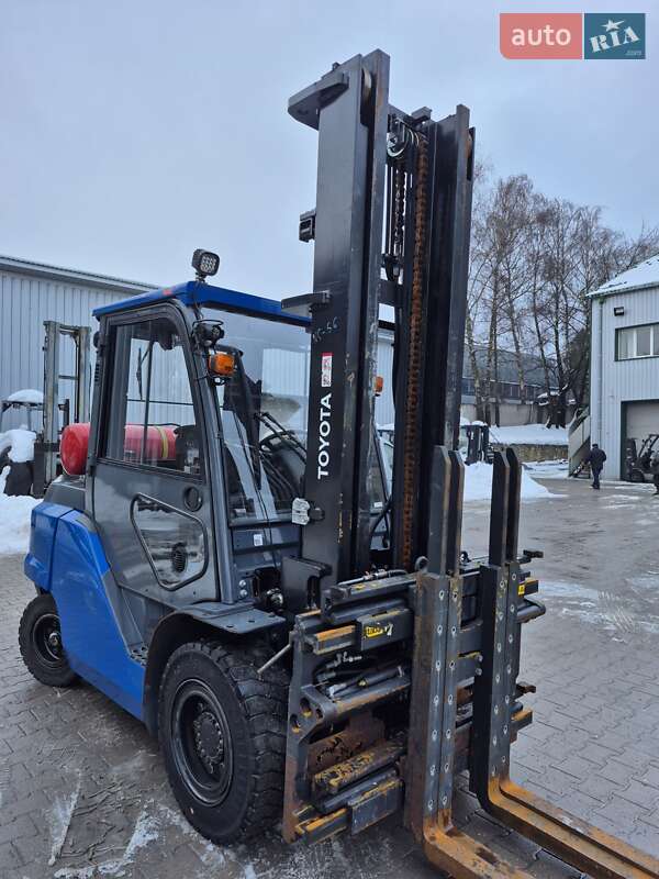 Вилочный погрузчик Toyota 8FGF30 2018 в Тернополе