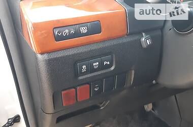 Мінівен Toyota Alphard 2009 в 