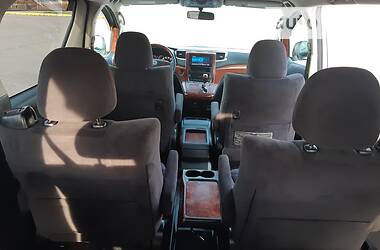 Мінівен Toyota Alphard 2009 в 
