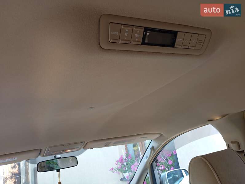 Минивэн Toyota Alphard 2007 в Ковеле