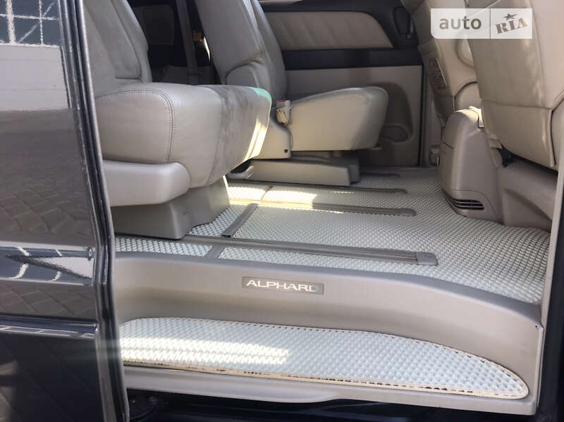 Минивэн Toyota Alphard 2007 в Бершади