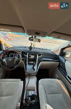 Минивэн Toyota Alphard 2010 в 