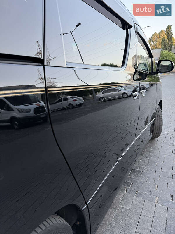 Мінівен Toyota Alphard 2014 в Одесі