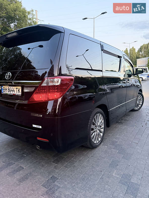 Мінівен Toyota Alphard 2014 в Одесі