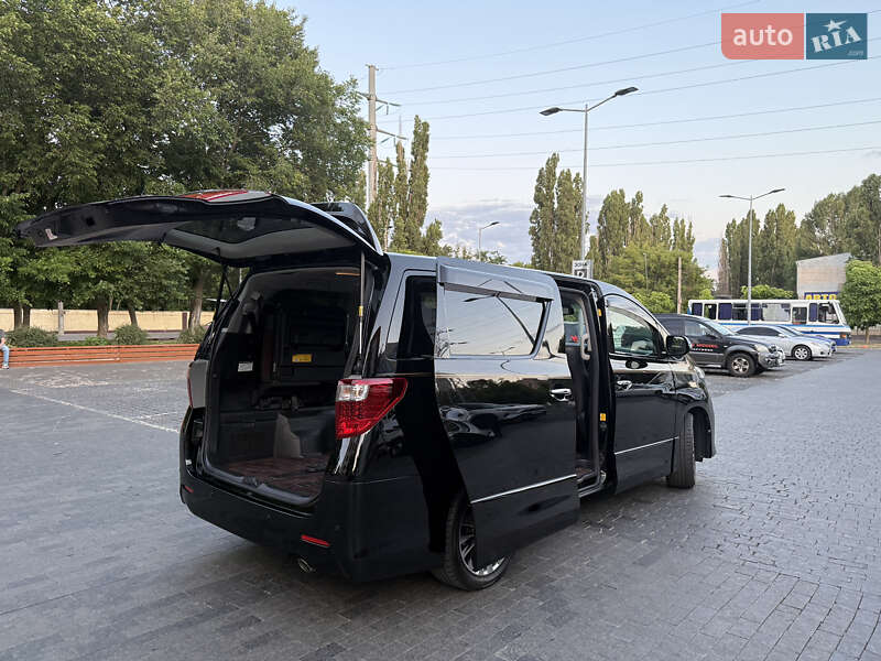 Мінівен Toyota Alphard 2014 в Одесі
