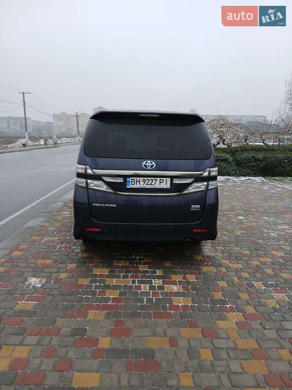 Минивэн Toyota Alphard 2013 в Белгороде-Днестровском