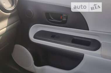 Хэтчбек Toyota Aqua 2012 в 
