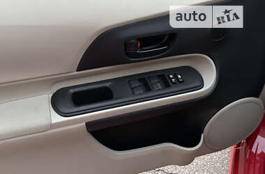 Хэтчбек Toyota Aqua 2014 в 