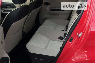 Хэтчбек Toyota Aqua 2014 в 