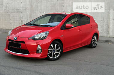 Хэтчбек Toyota Aqua 2014 в 