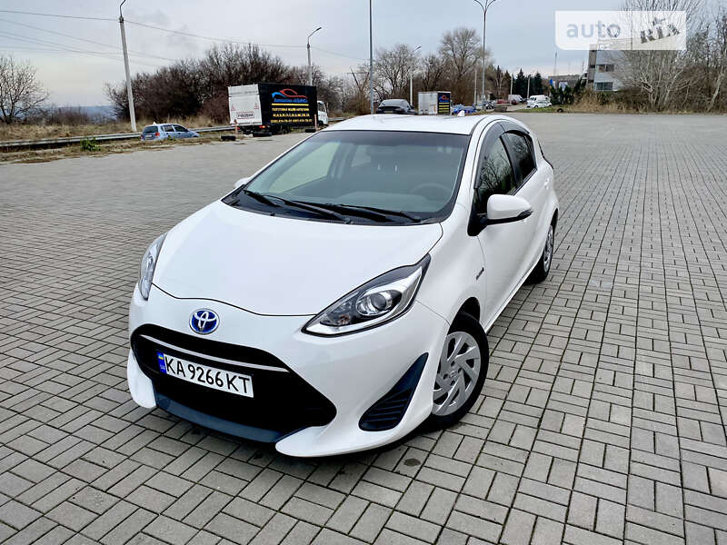 Хэтчбек Toyota Aqua 2017 в Днепре