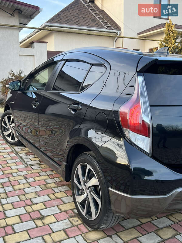 Хэтчбек Toyota Aqua 2015 в Одессе