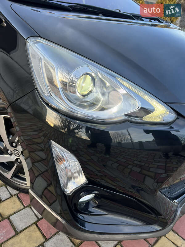Хэтчбек Toyota Aqua 2015 в Одессе