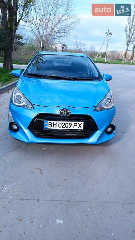 Хетчбек Toyota Aqua 2015 в Ізмаїлі