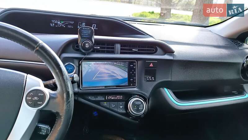 Хетчбек Toyota Aqua 2015 в Ізмаїлі