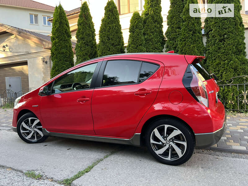 Хетчбек Toyota Aqua 2014 в Одесі