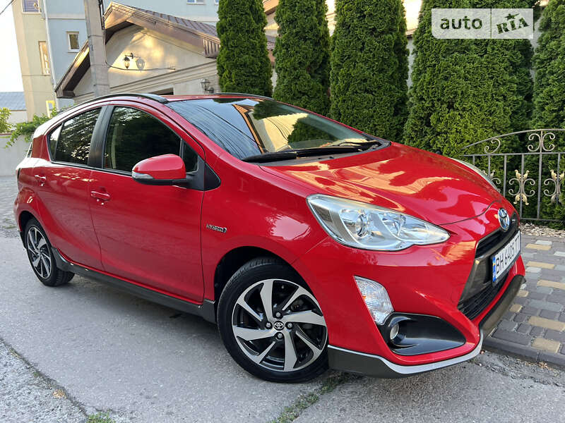 Хетчбек Toyota Aqua 2014 в Одесі