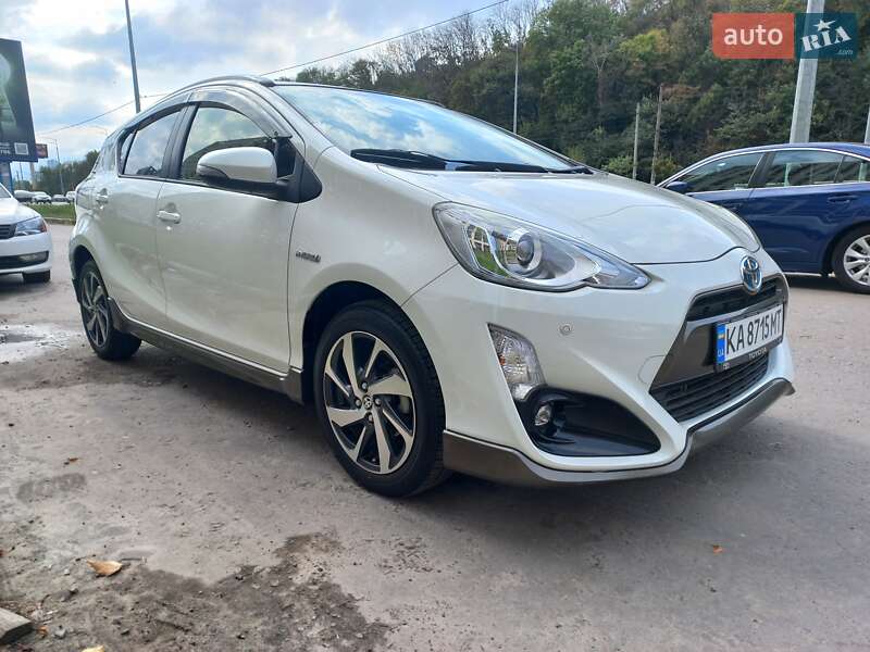 Хэтчбек Toyota Aqua 2015 в Киеве