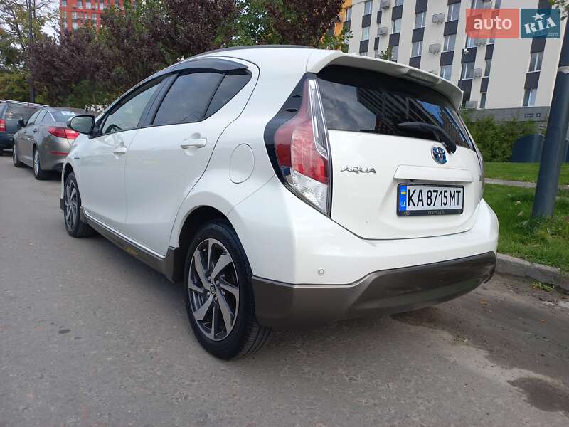Хэтчбек Toyota Aqua 2015 в Киеве