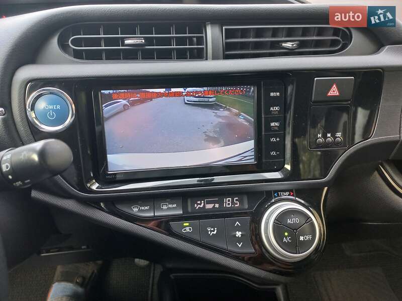 Хэтчбек Toyota Aqua 2015 в Киеве