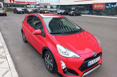 Хэтчбек Toyota Aqua 2015 в 