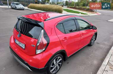 Хэтчбек Toyota Aqua 2015 в 